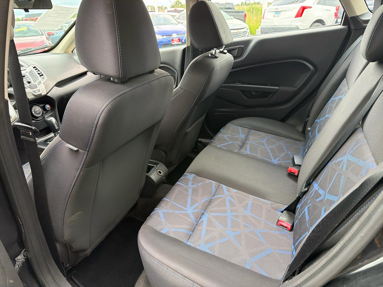 Ford Fiesta 4dr Sdn SE 2013