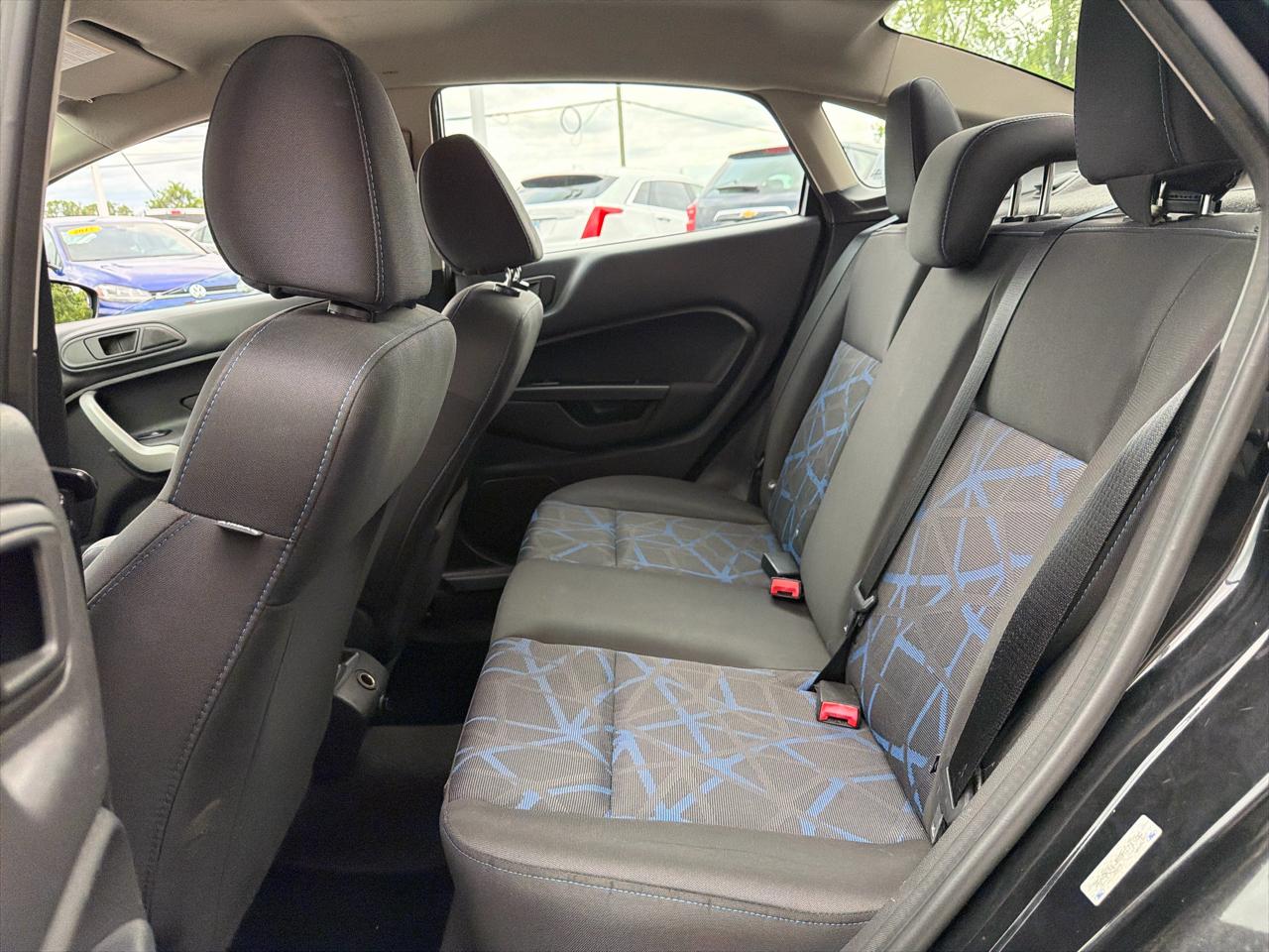 Ford Fiesta 4dr Sdn SE 2013