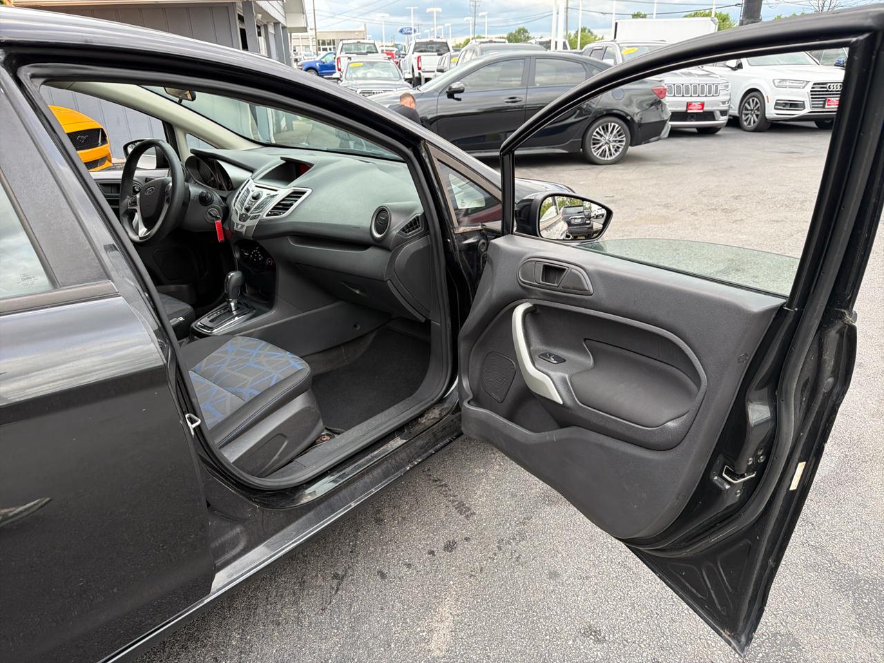 Ford Fiesta 4dr Sdn SE 2013