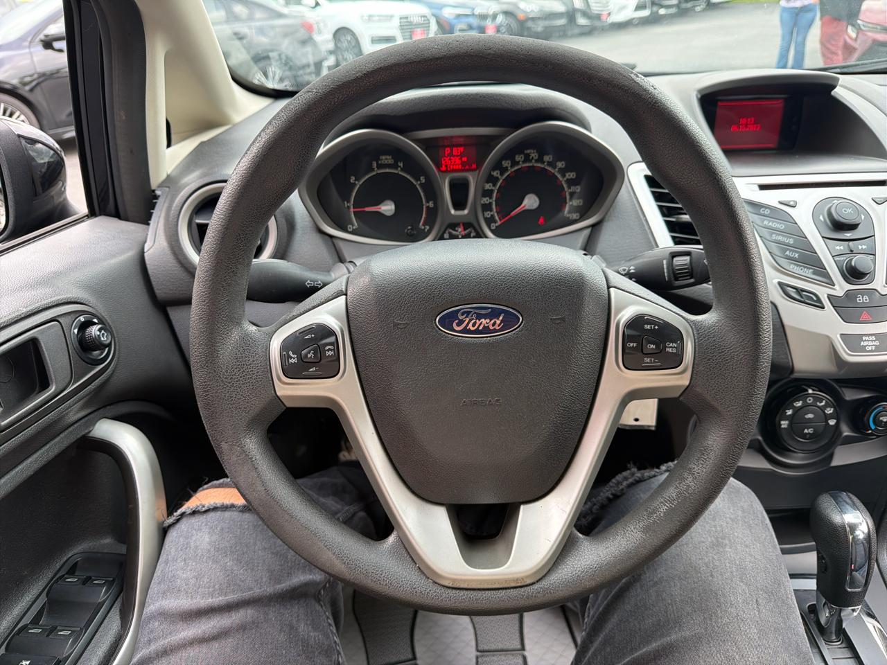Ford Fiesta 4dr Sdn SE 2013