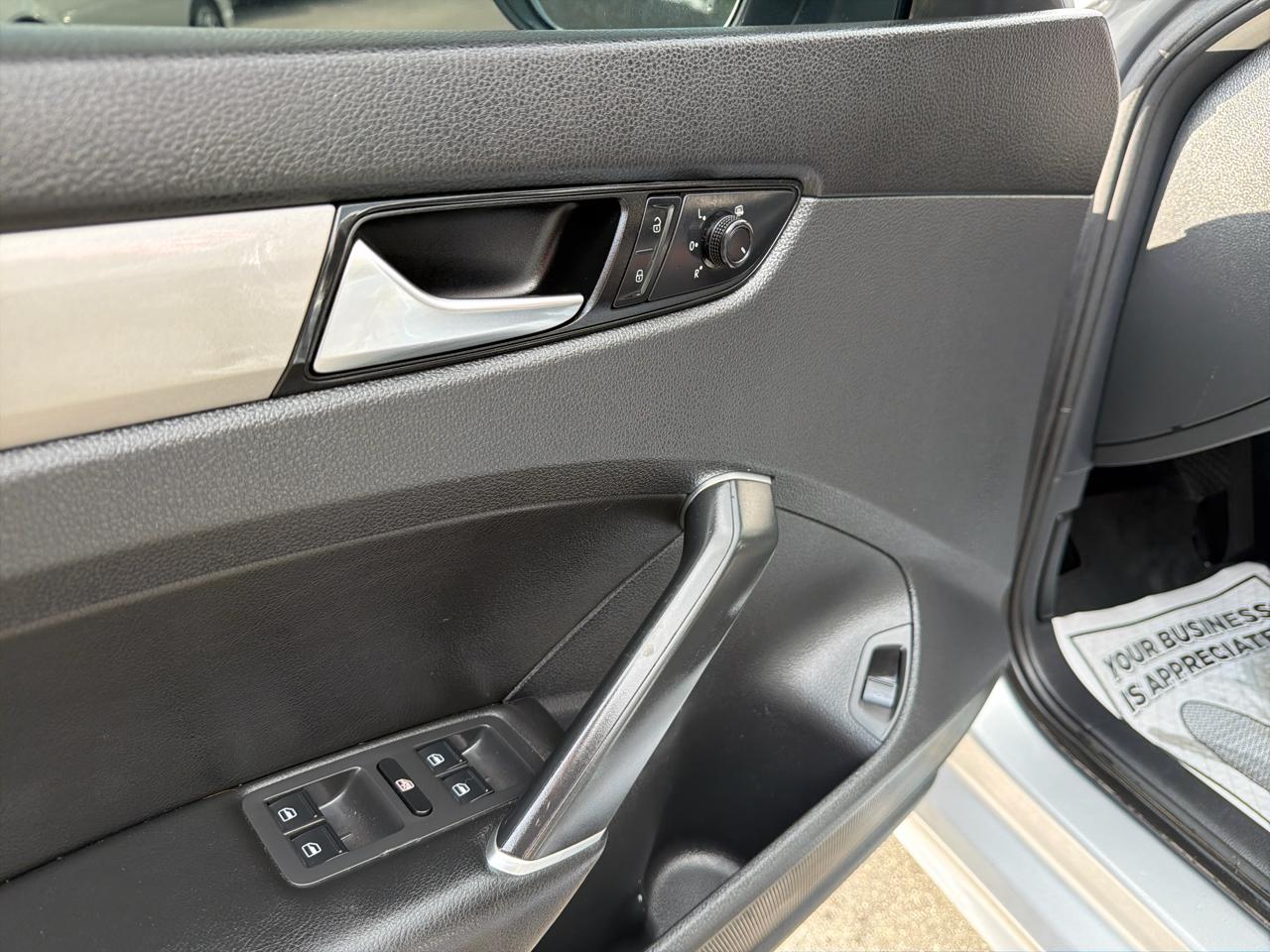 Volkswagen Passat 2.0T SE Auto 2021