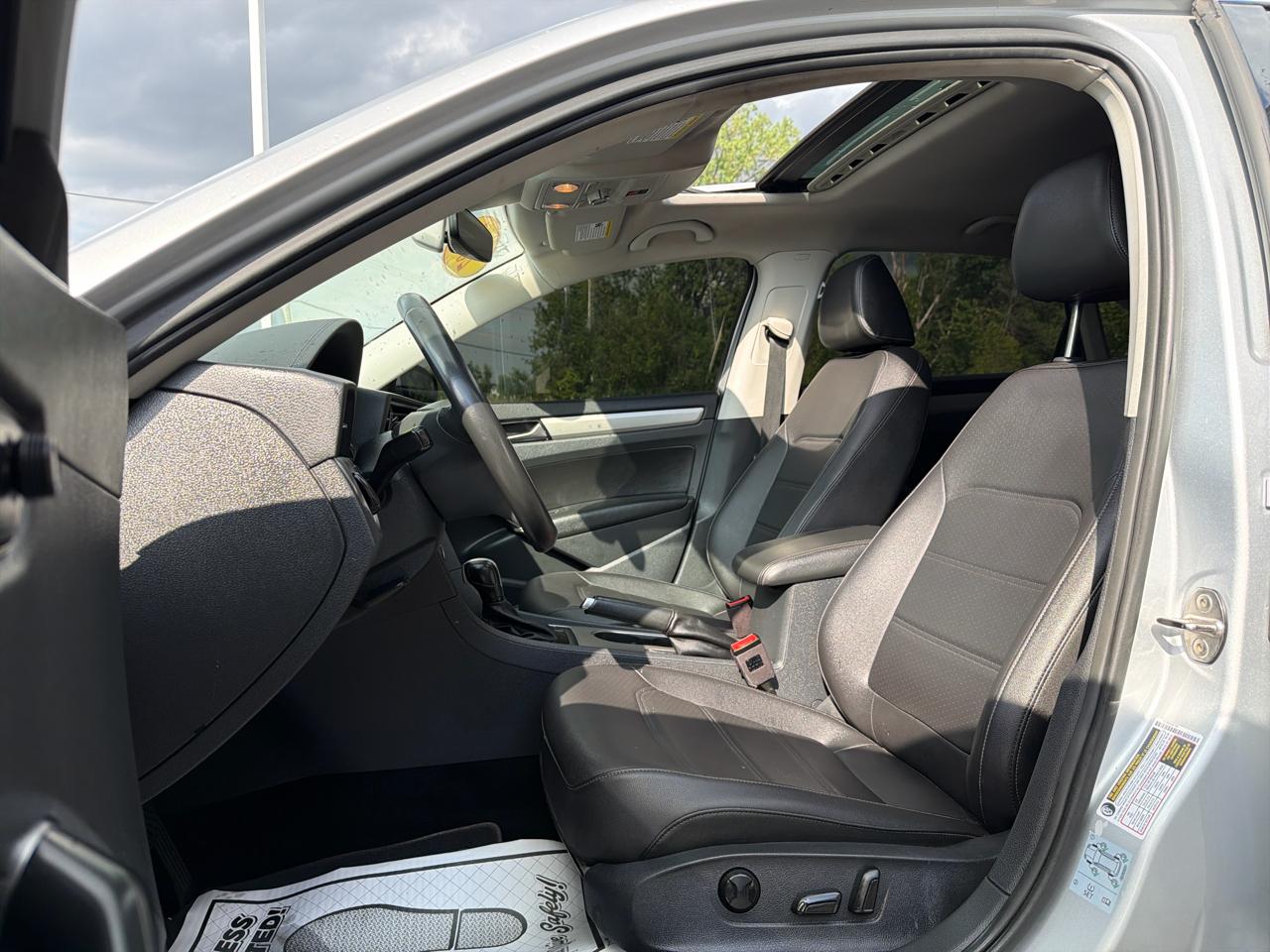 Volkswagen Passat 2.0T SE Auto 2021