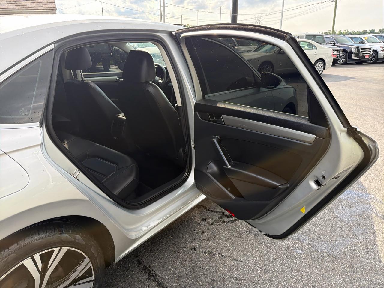 Volkswagen Passat 2.0T SE Auto 2021