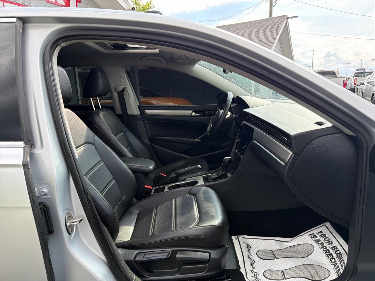 Volkswagen Passat 2.0T SE Auto 2021