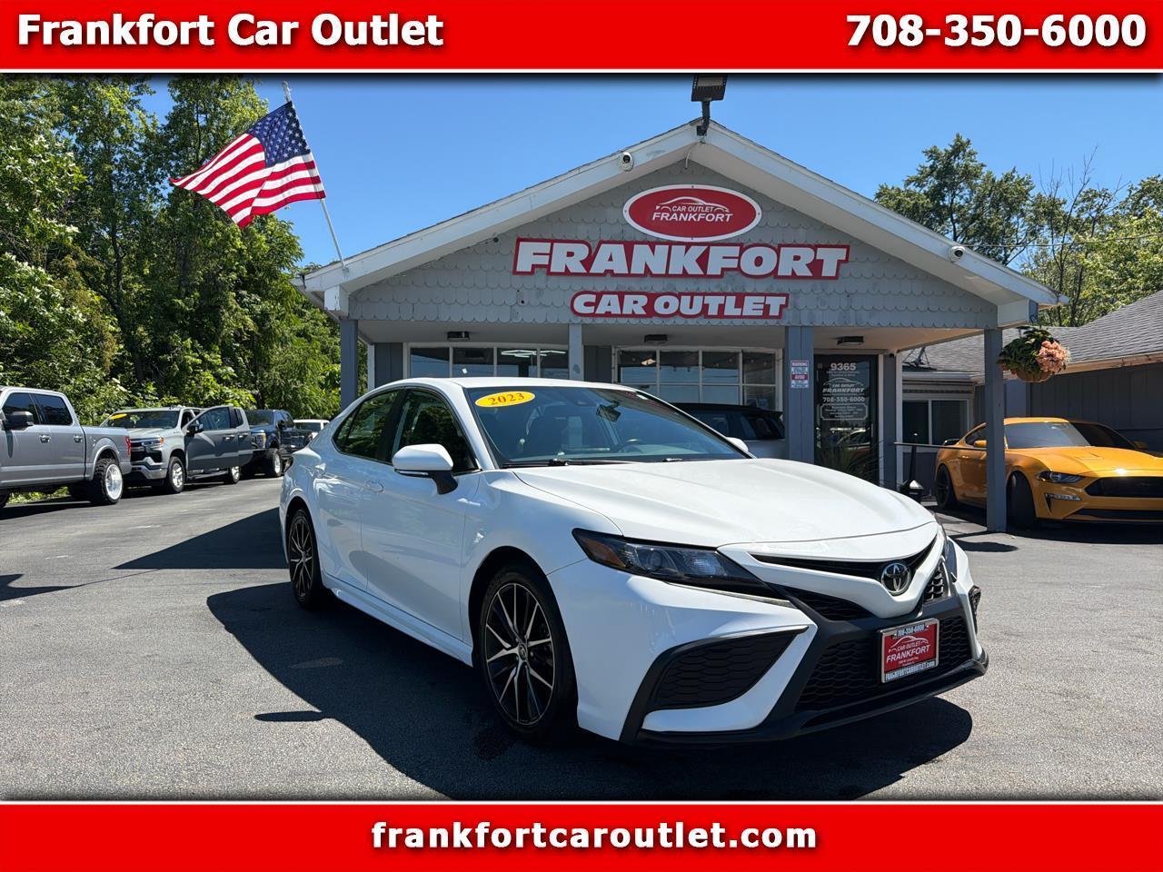 Toyota Camry Hybrid SE Nightshade CVT (Natl) 2023