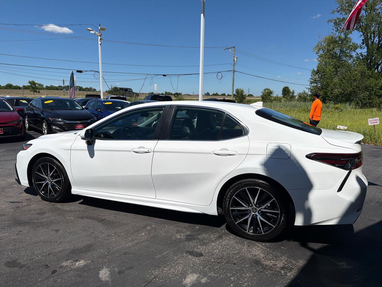 Toyota Camry Hybrid SE Nightshade CVT (Natl) 2023