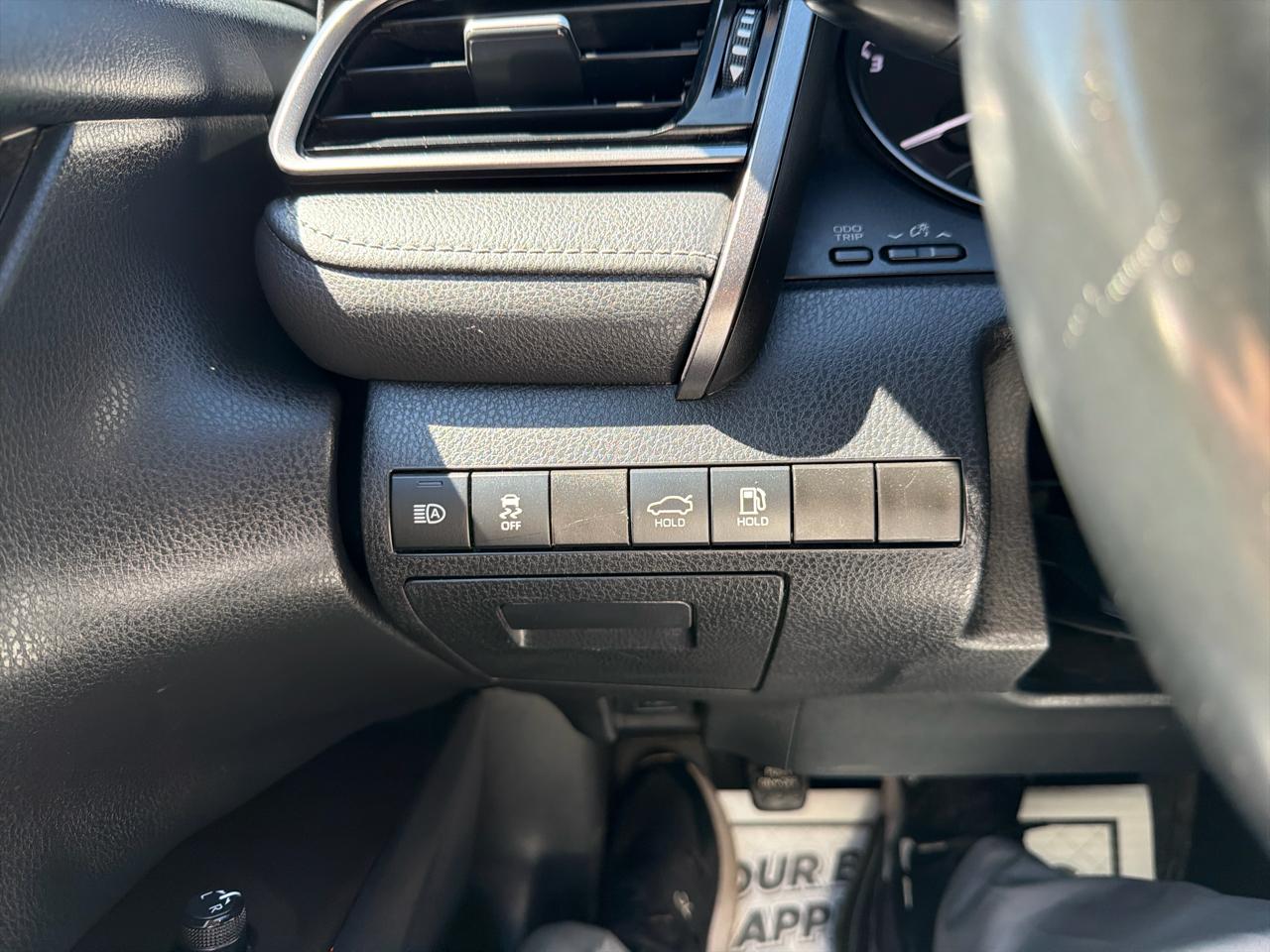 Toyota Camry Hybrid SE Nightshade CVT (Natl) 2023