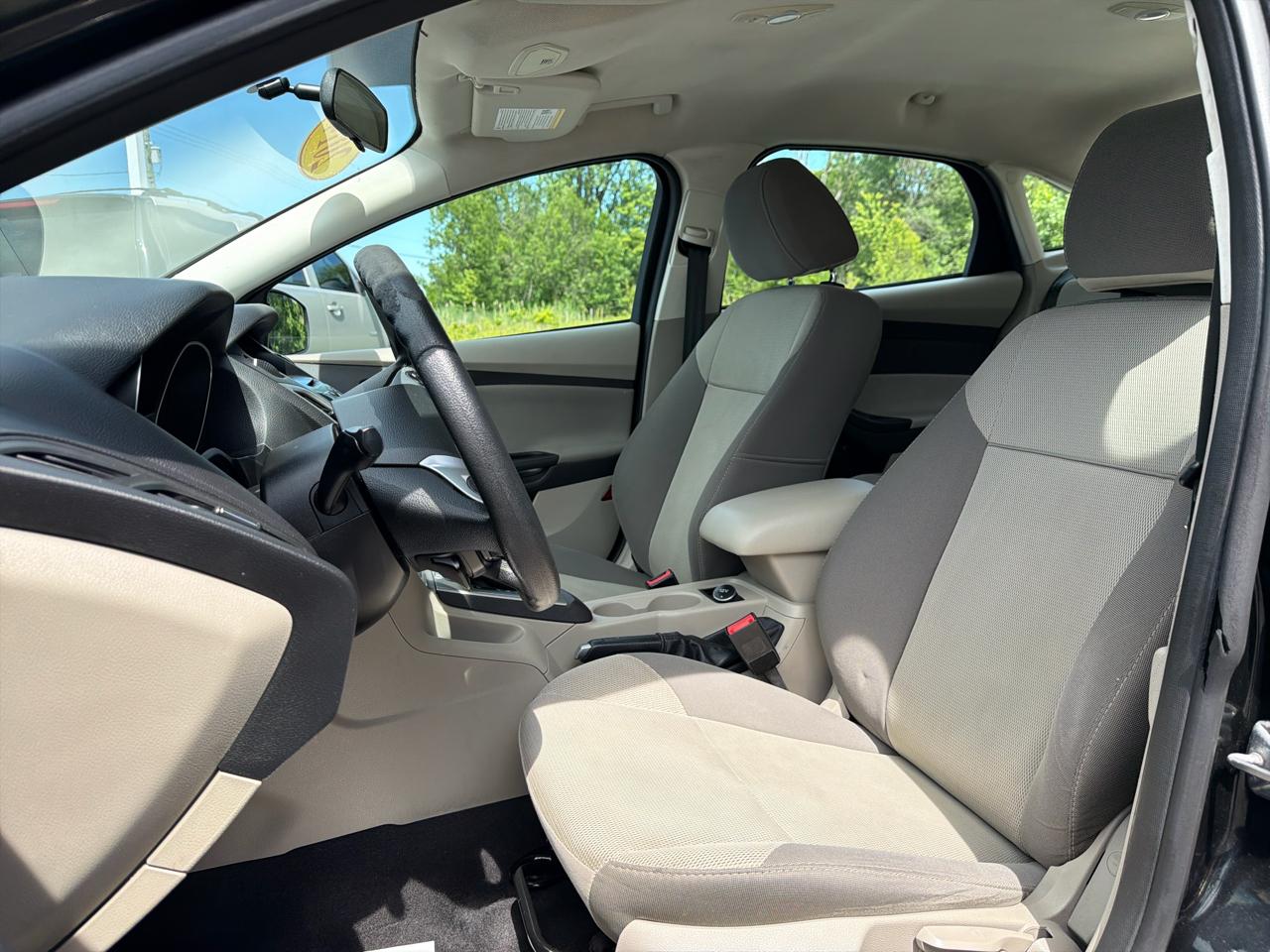 Ford Focus 4dr Sdn SE 2014