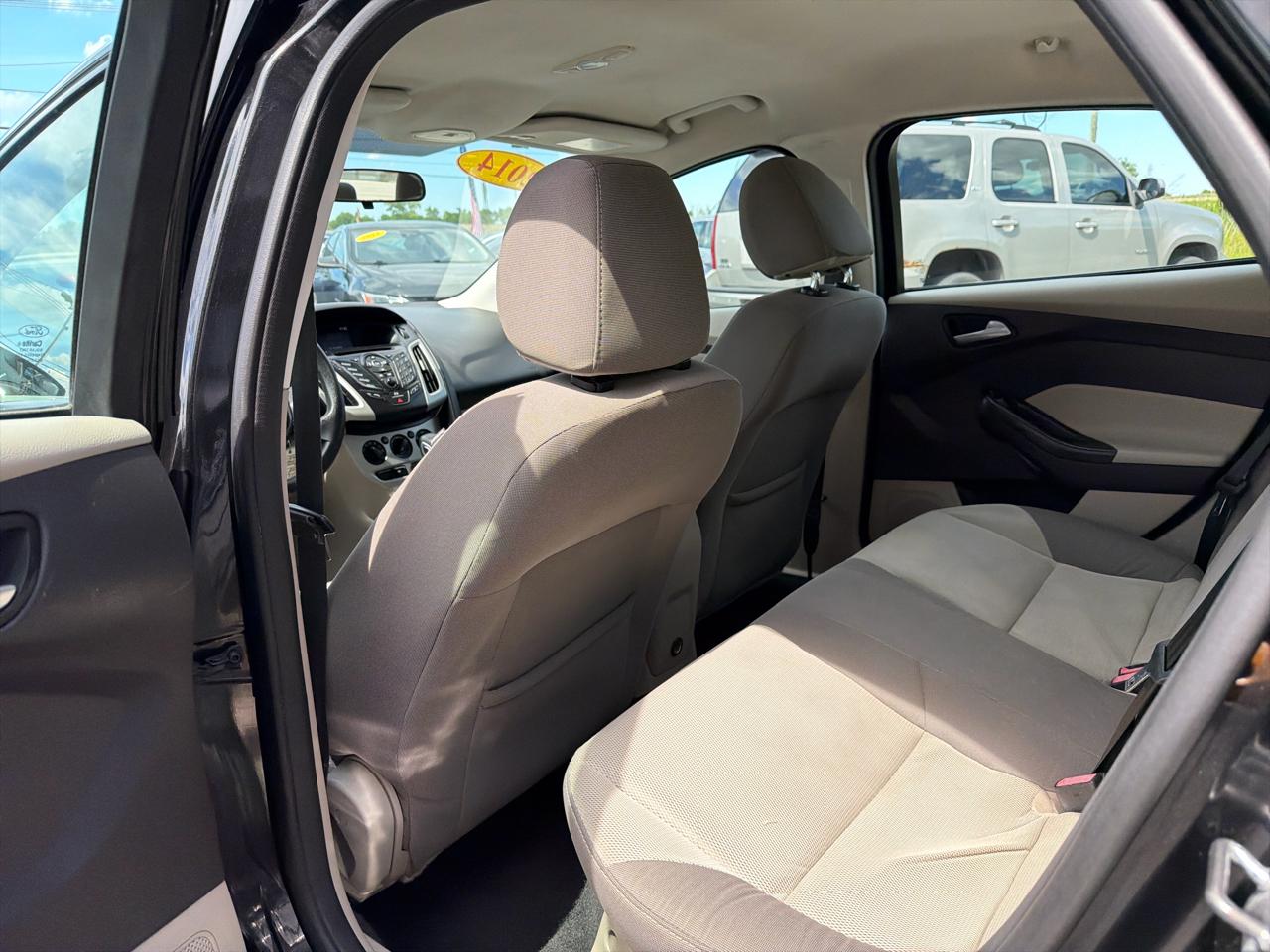Ford Focus 4dr Sdn SE 2014
