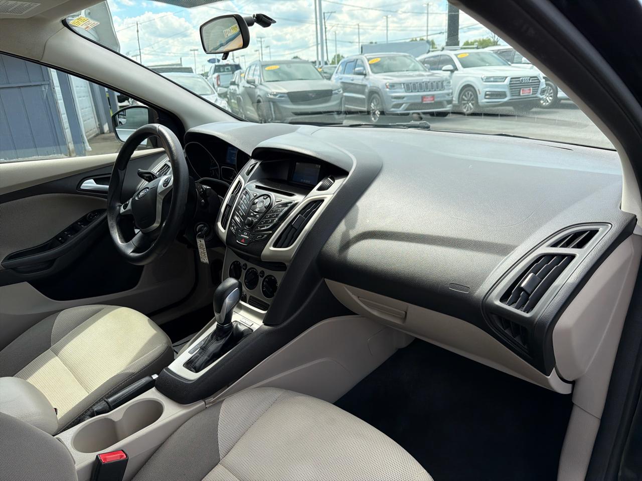 Ford Focus 4dr Sdn SE 2014