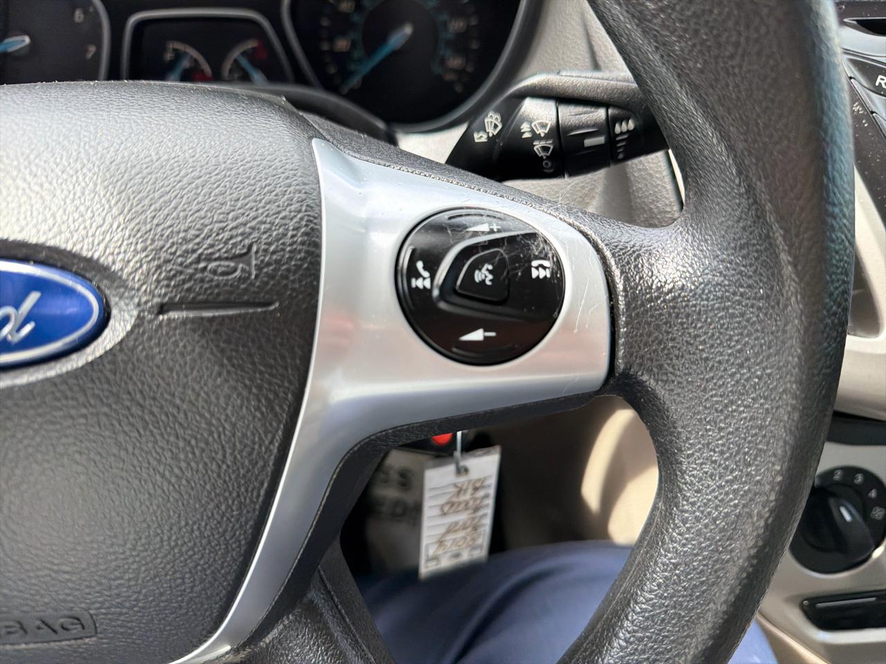 Ford Focus 4dr Sdn SE 2014