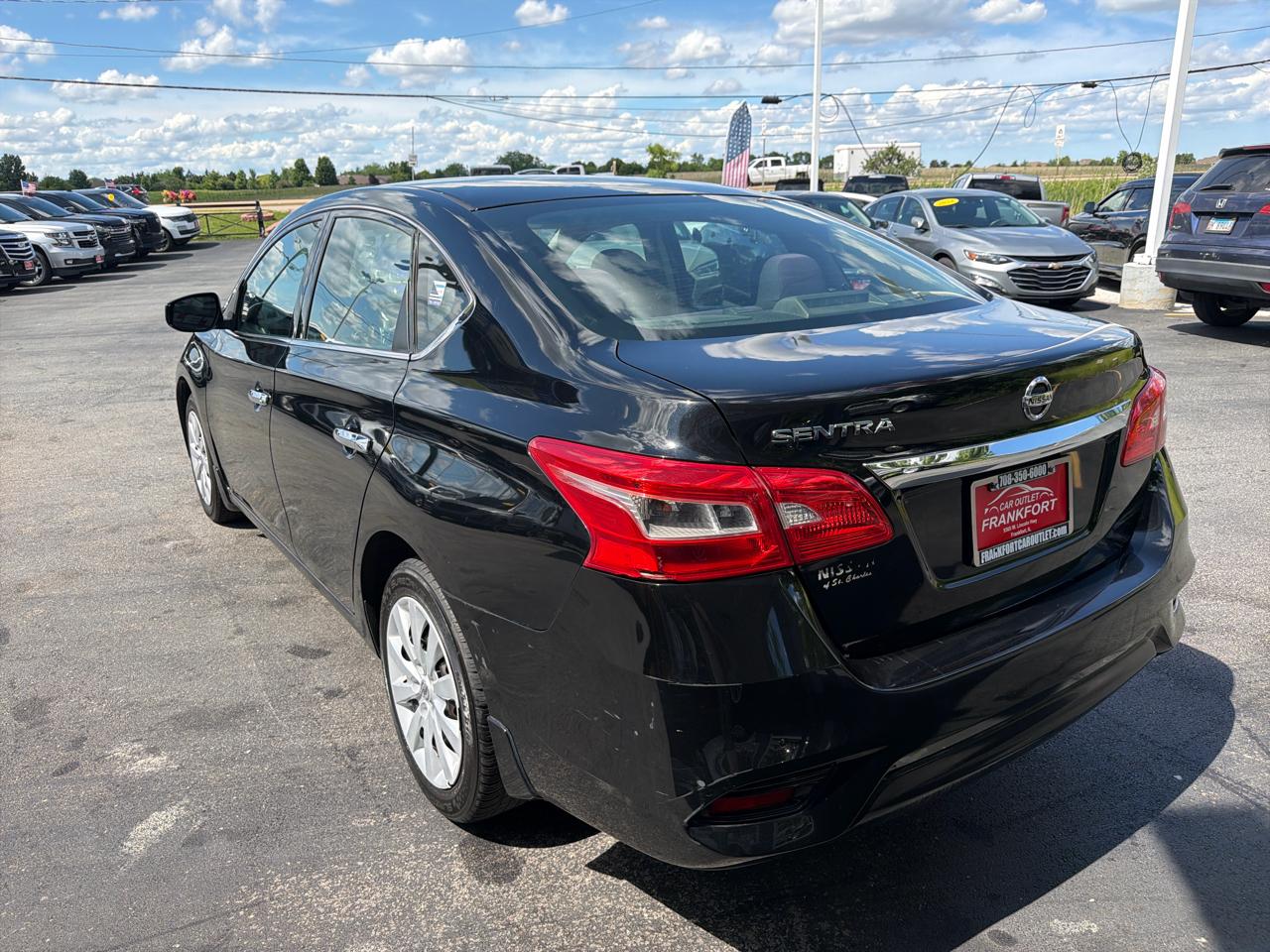 Nissan Sentra 4dr Sdn I4 CVT S 2016