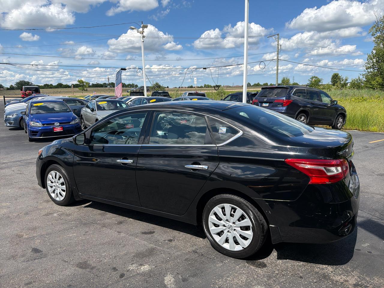 Nissan Sentra 4dr Sdn I4 CVT S 2016