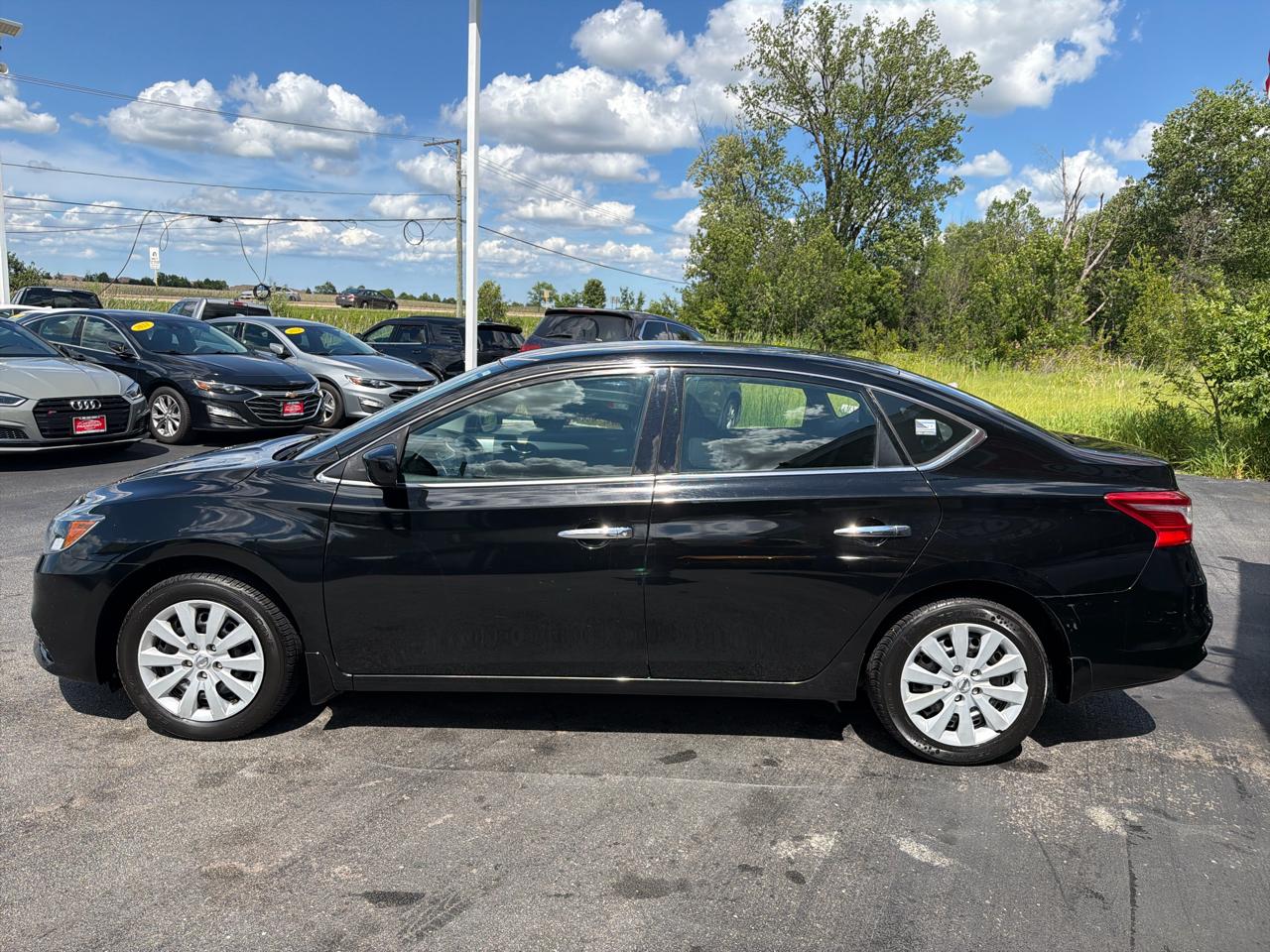 Nissan Sentra 4dr Sdn I4 CVT S 2016