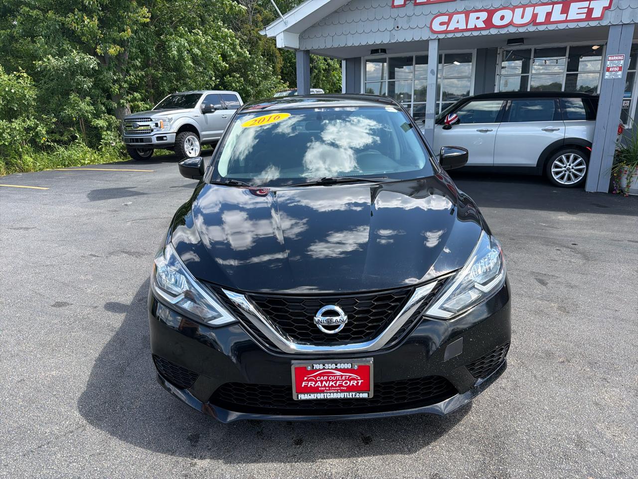 Nissan Sentra 4dr Sdn I4 CVT S 2016