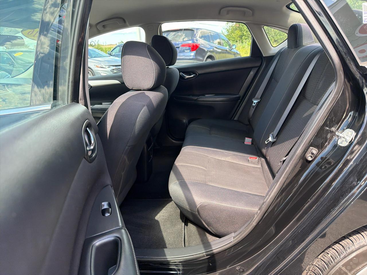 Nissan Sentra 4dr Sdn I4 CVT S 2016
