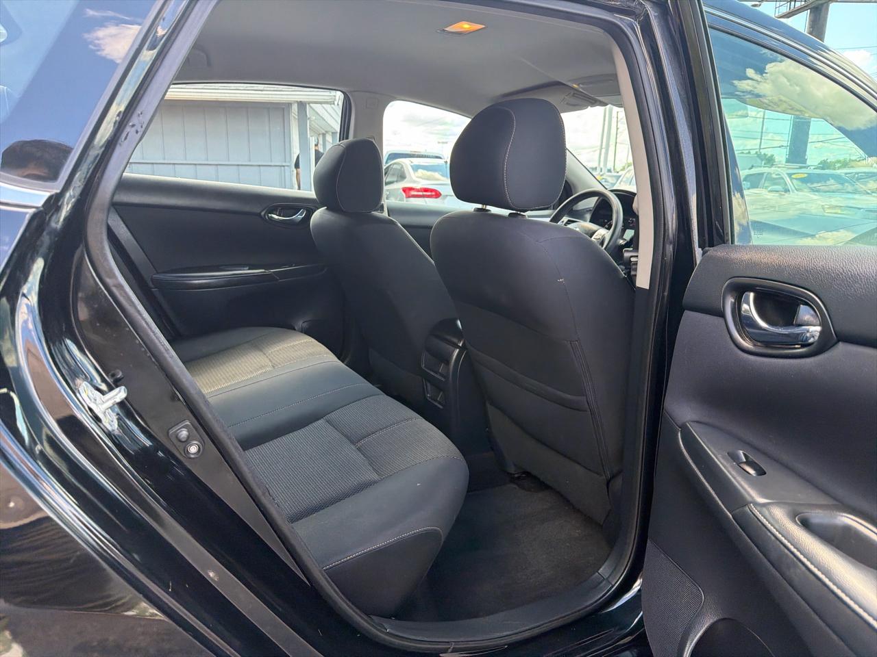 Nissan Sentra 4dr Sdn I4 CVT S 2016