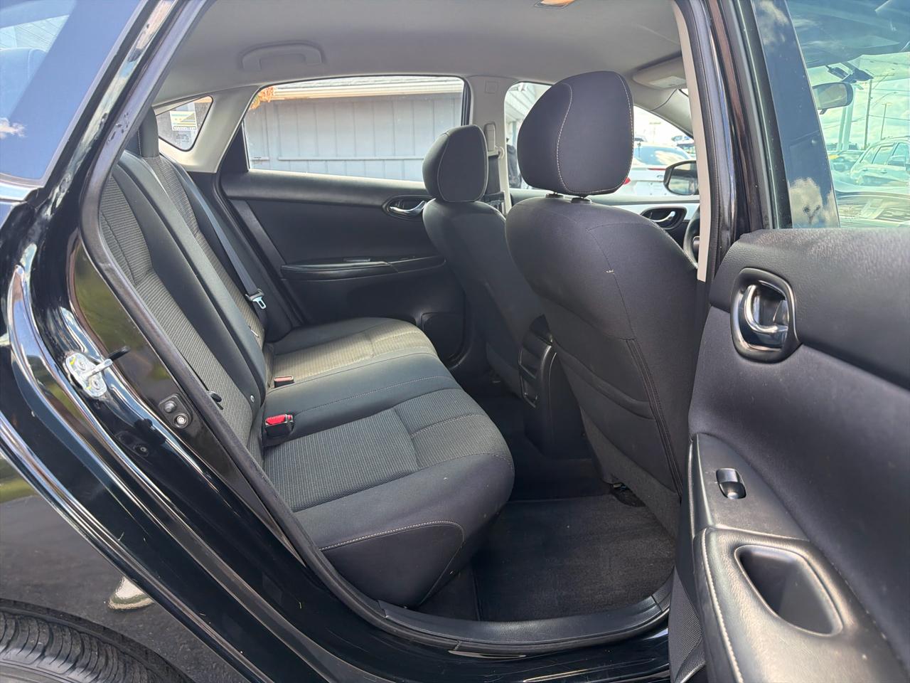 Nissan Sentra 4dr Sdn I4 CVT S 2016