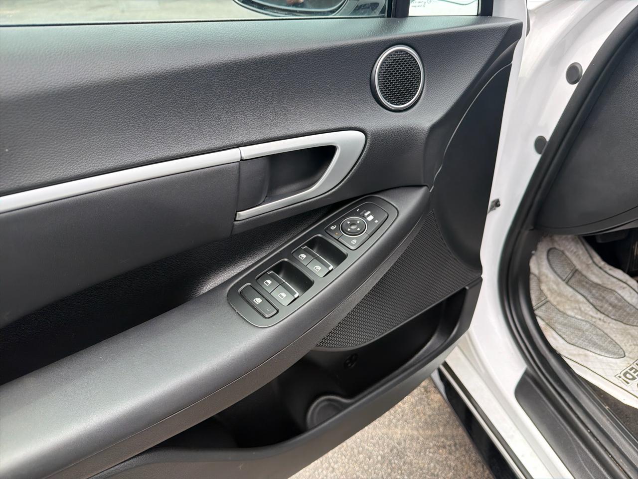 Hyundai Sonata SEL FWD 2025