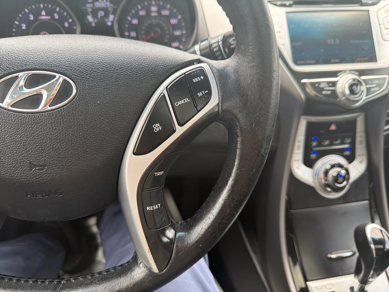 Hyundai Elantra 4dr Sdn Auto Limited (Alabama Plant) 2012