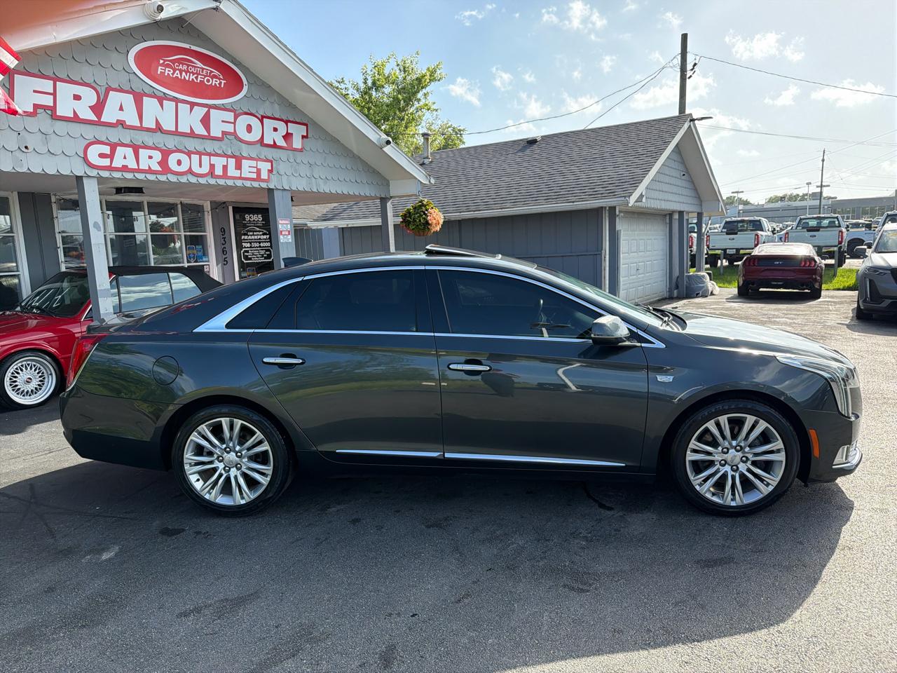 Cadillac XTS 4dr Sdn Luxury FWD 2019
