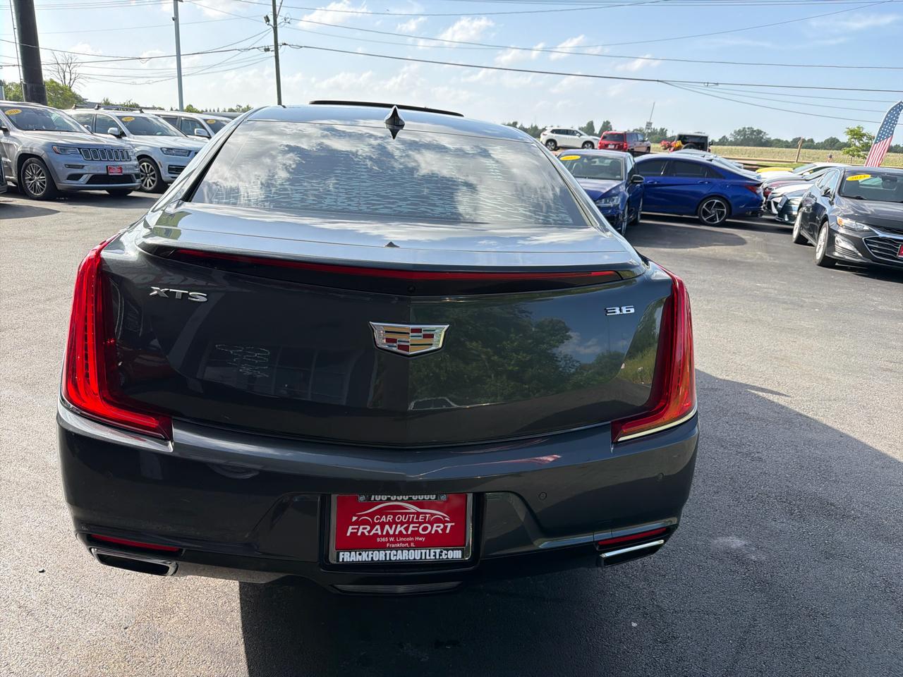 Cadillac XTS 4dr Sdn Luxury FWD 2019