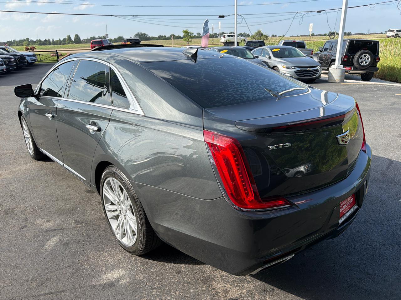 Cadillac XTS 4dr Sdn Luxury FWD 2019