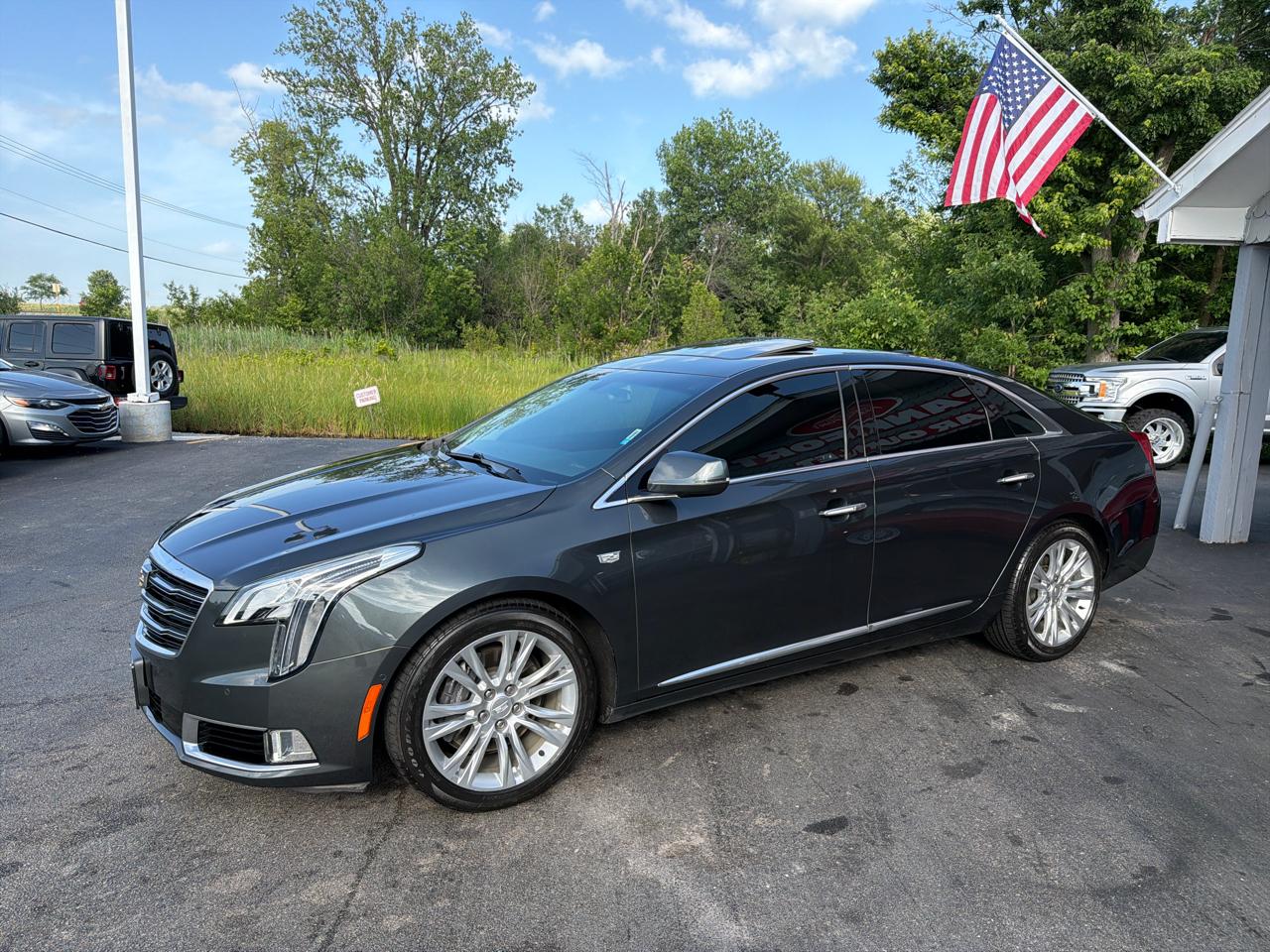 Cadillac XTS 4dr Sdn Luxury FWD 2019