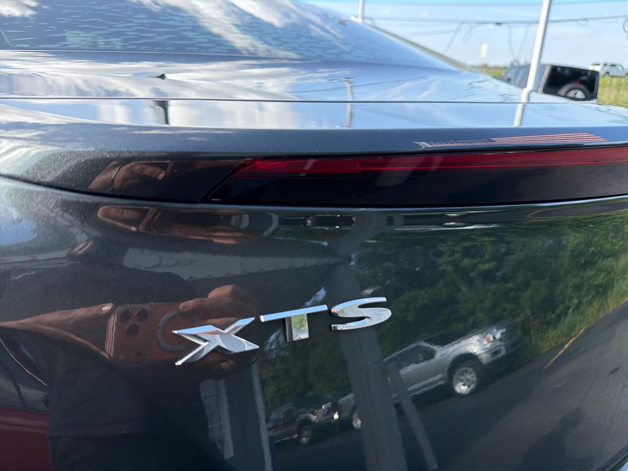 Cadillac XTS 4dr Sdn Luxury FWD 2019