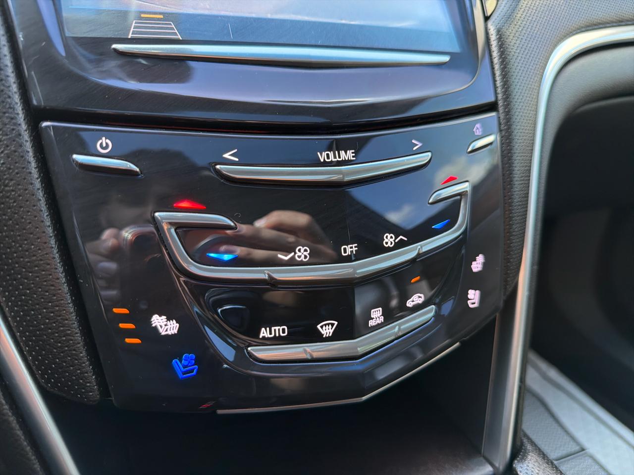 Cadillac XTS 4dr Sdn Luxury FWD 2019