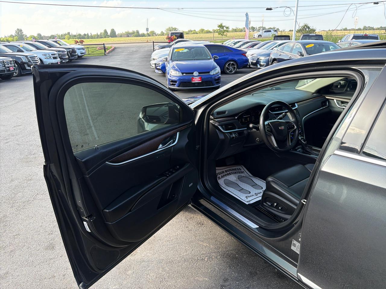 Cadillac XTS 4dr Sdn Luxury FWD 2019