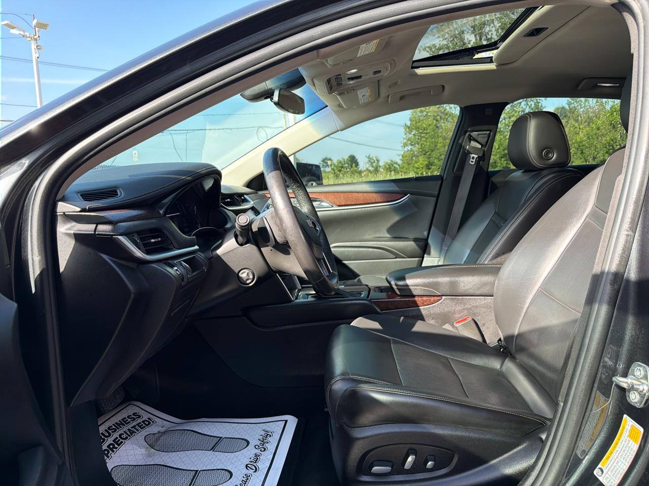 Cadillac XTS 4dr Sdn Luxury FWD 2019