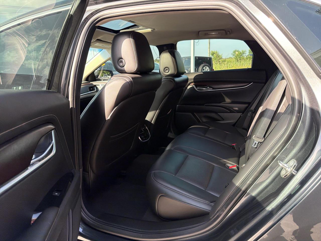 Cadillac XTS 4dr Sdn Luxury FWD 2019