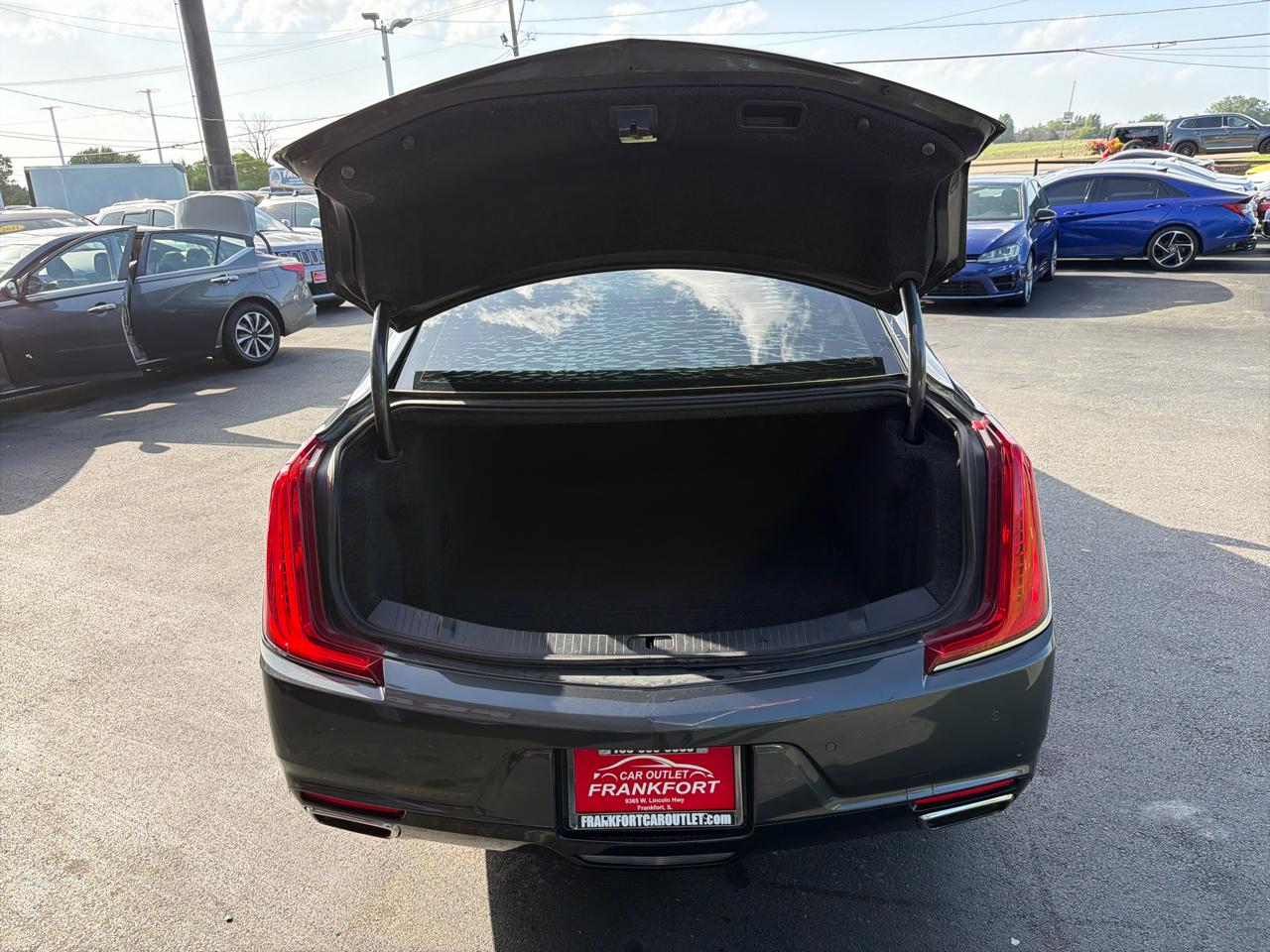Cadillac XTS 4dr Sdn Luxury FWD 2019