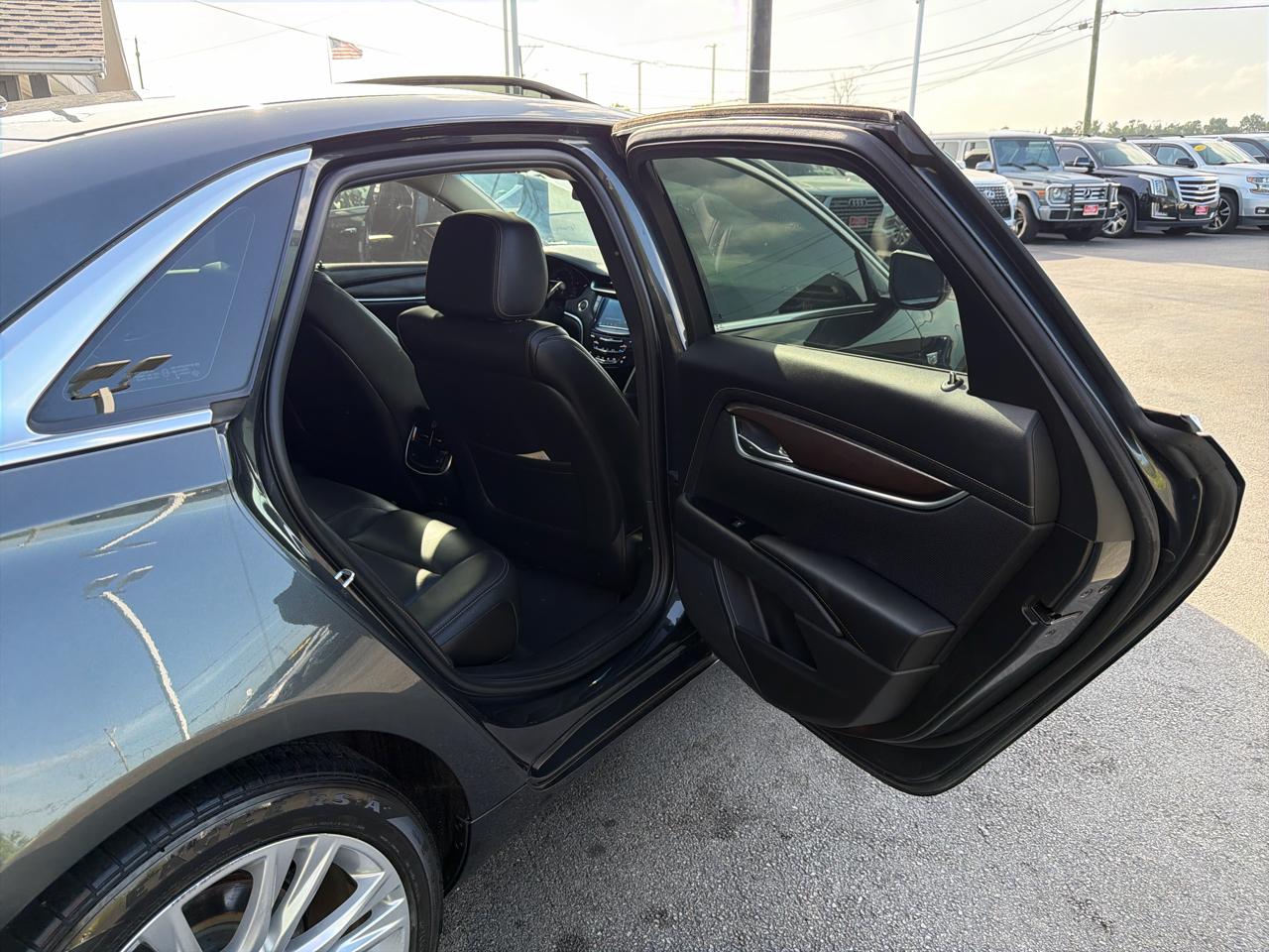 Cadillac XTS 4dr Sdn Luxury FWD 2019