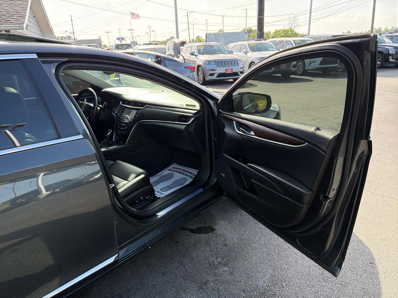 Cadillac XTS 4dr Sdn Luxury FWD 2019