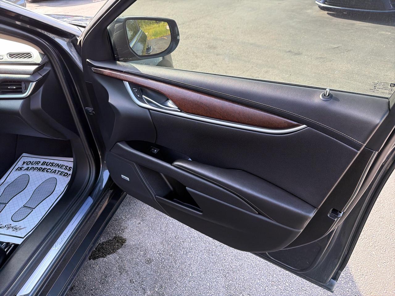 Cadillac XTS 4dr Sdn Luxury FWD 2019