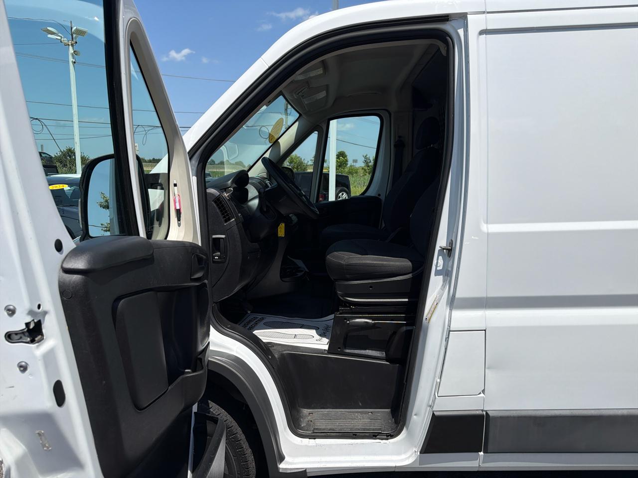 RAM ProMaster Cargo Van 1500 Low Roof 136" WB 2016
