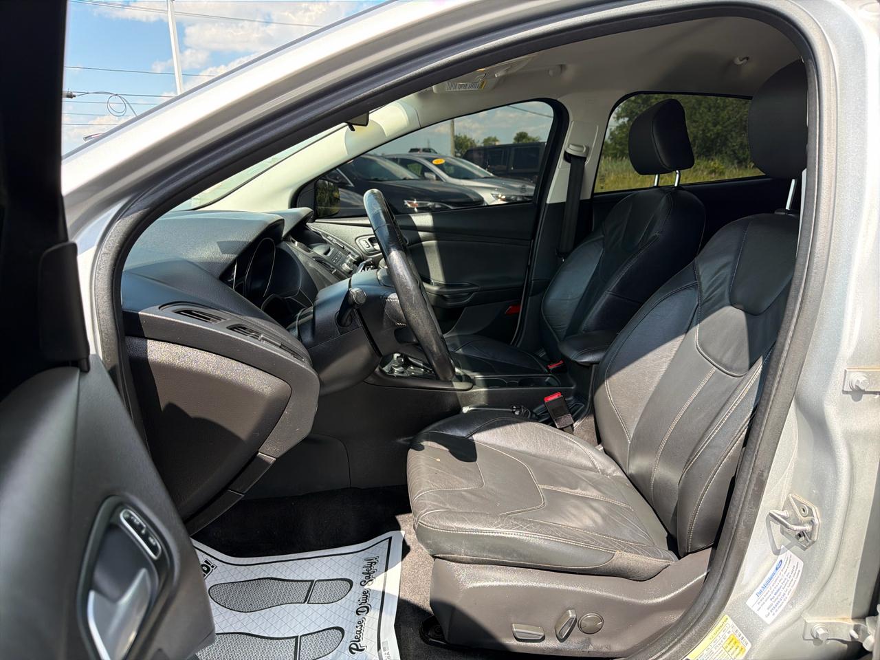 Ford Focus 4dr Sdn SE 2016