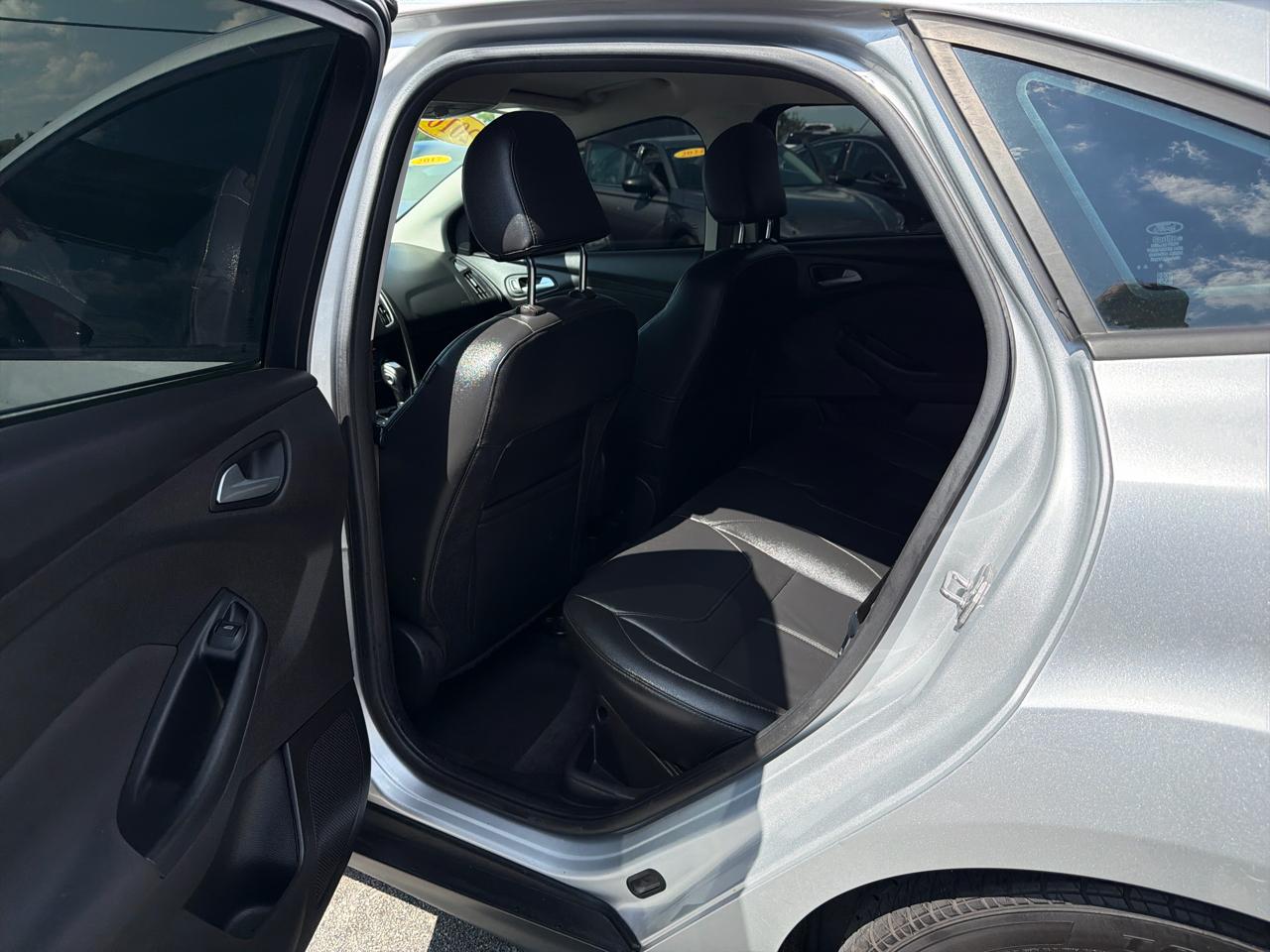 Ford Focus 4dr Sdn SE 2016