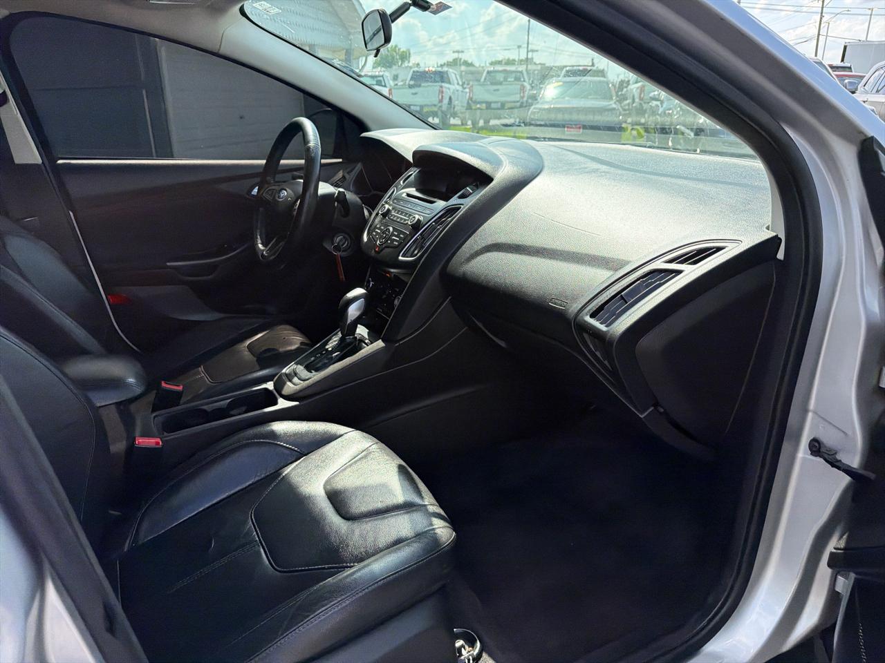 Ford Focus 4dr Sdn SE 2016