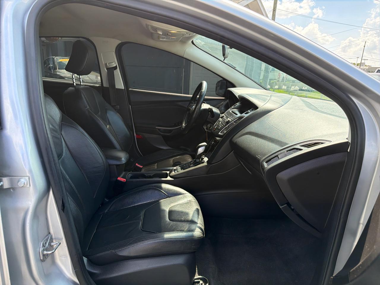 Ford Focus 4dr Sdn SE 2016