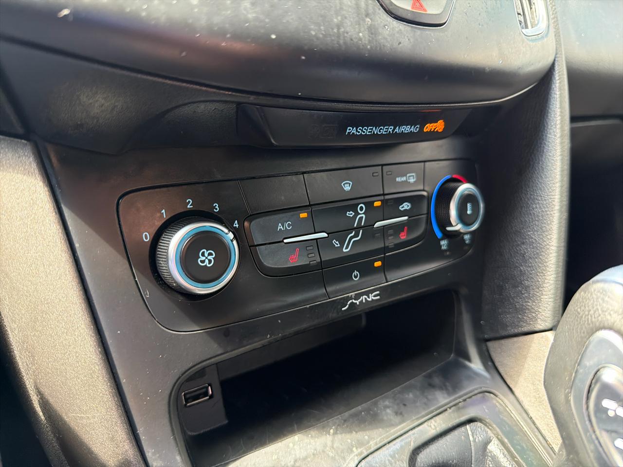 Ford Focus 4dr Sdn SE 2016