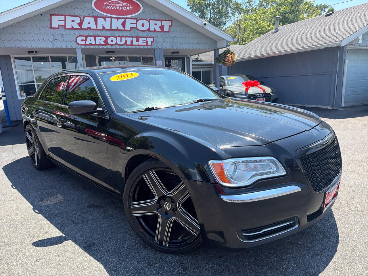 Chrysler 300 4dr Sdn RWD 2013