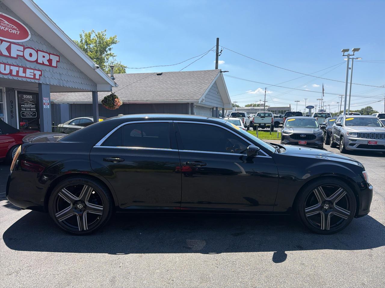 Chrysler 300 4dr Sdn RWD 2013