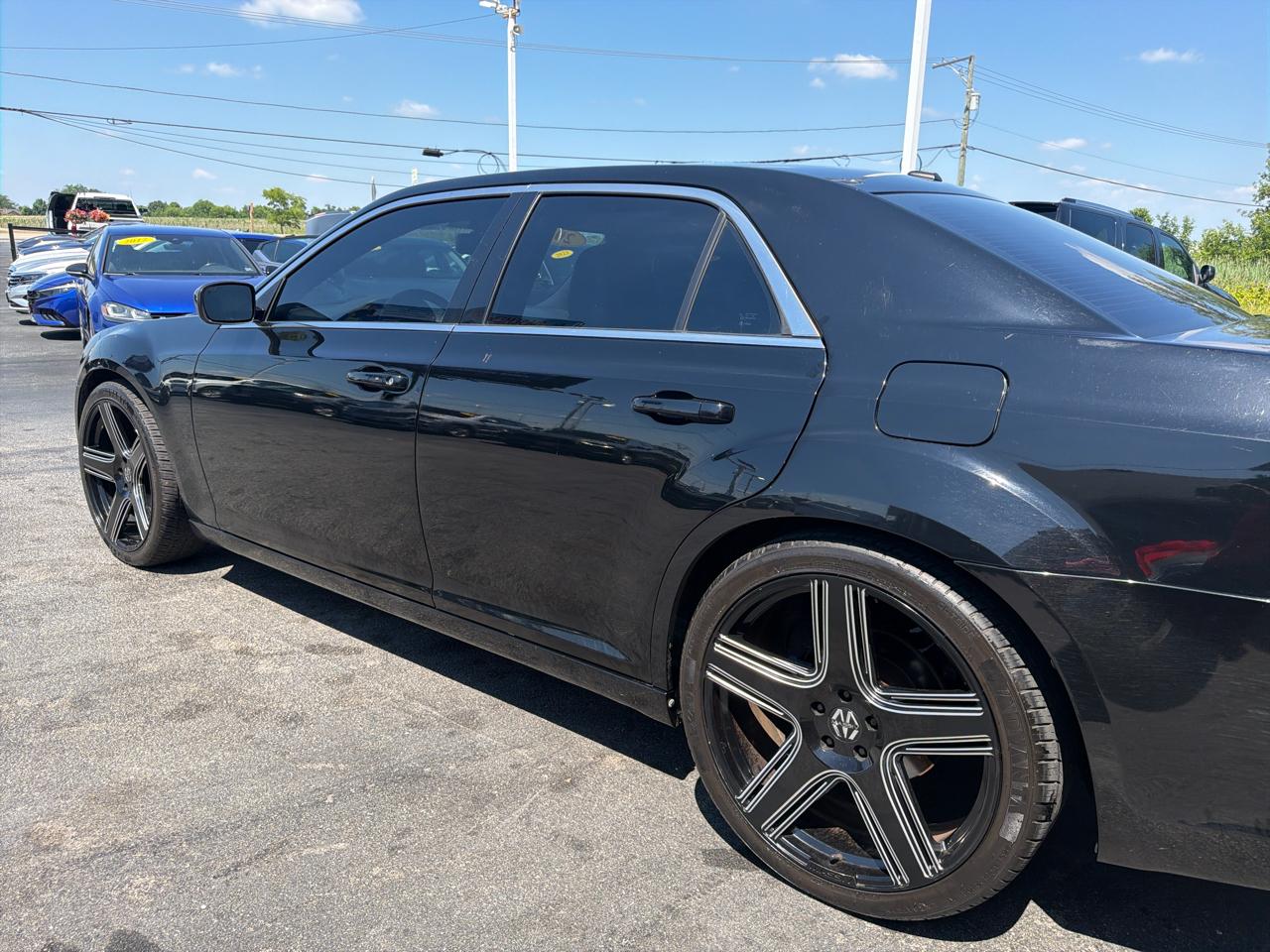 Chrysler 300 4dr Sdn RWD 2013