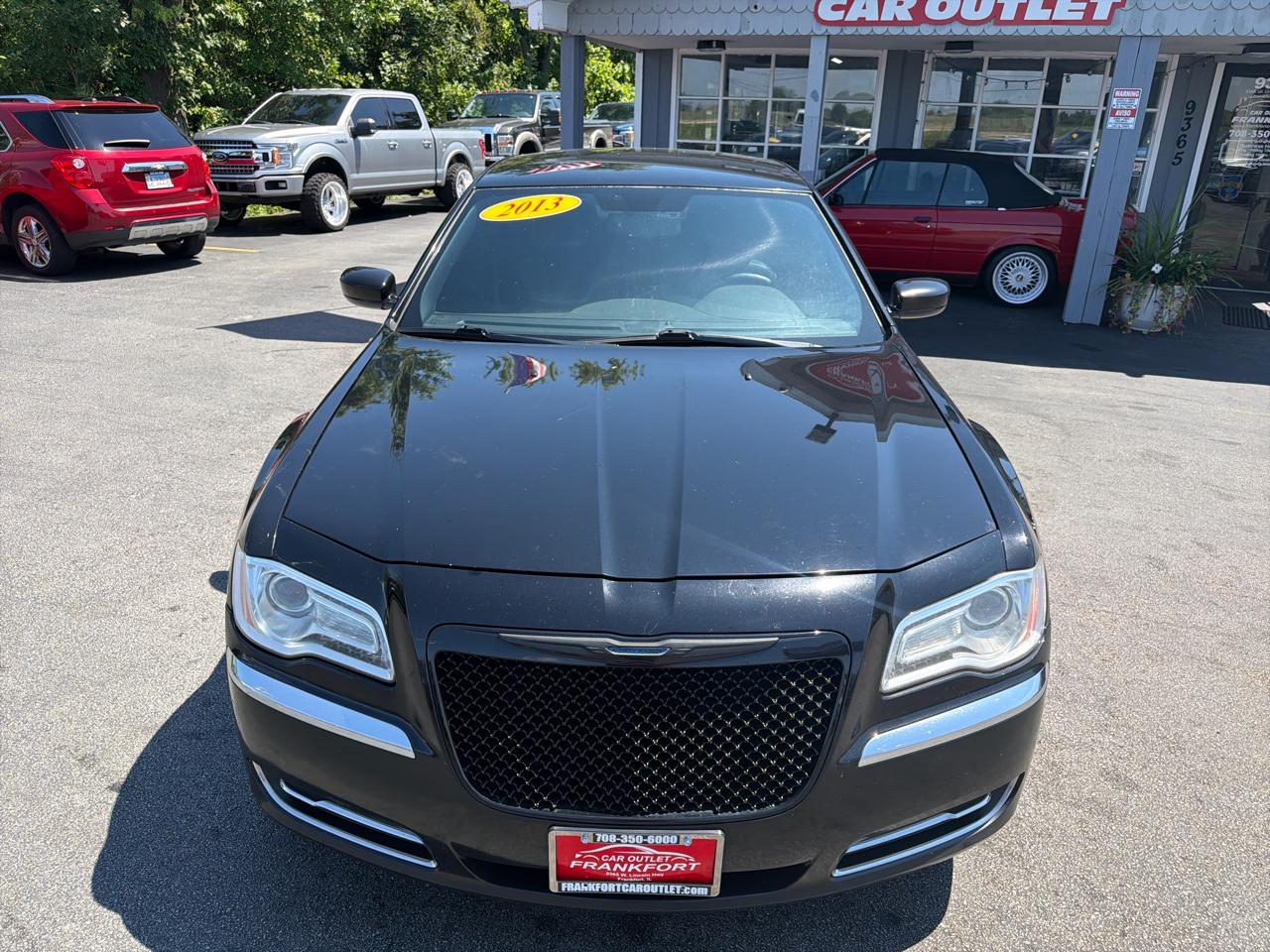 Chrysler 300 4dr Sdn RWD 2013