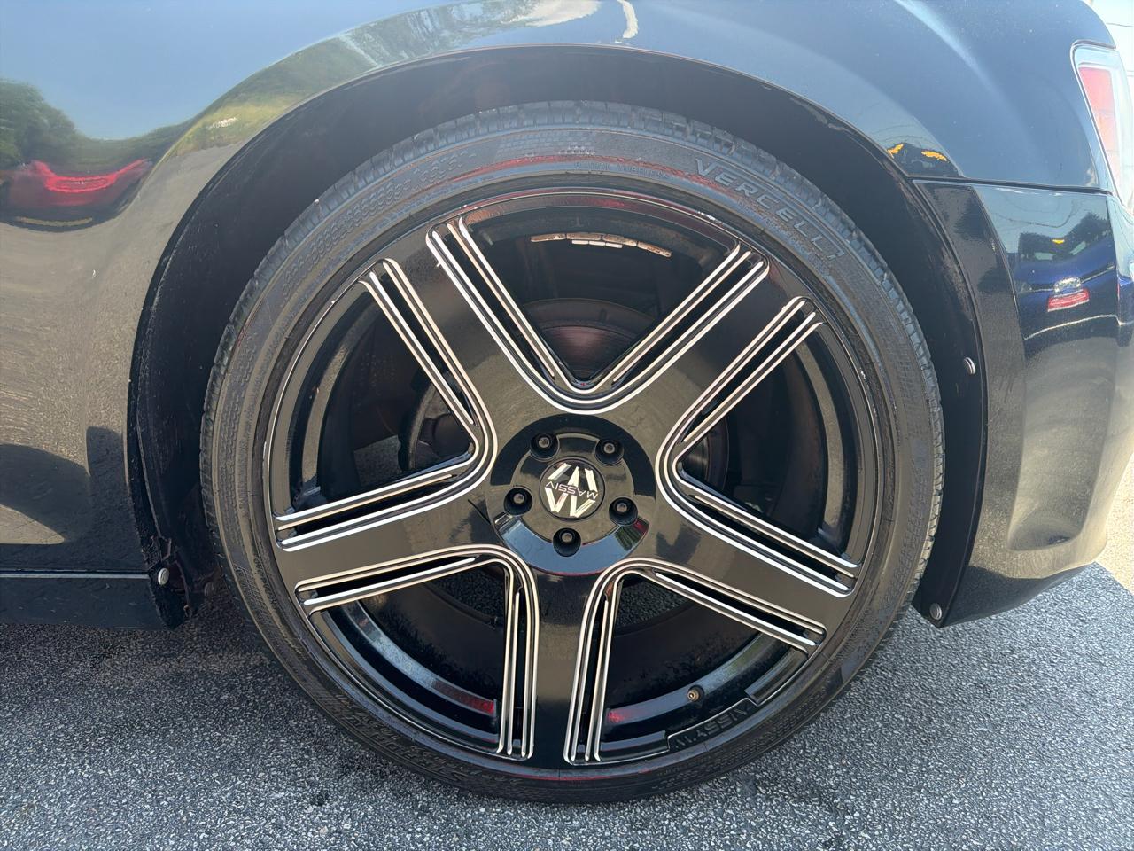 Chrysler 300 4dr Sdn RWD 2013