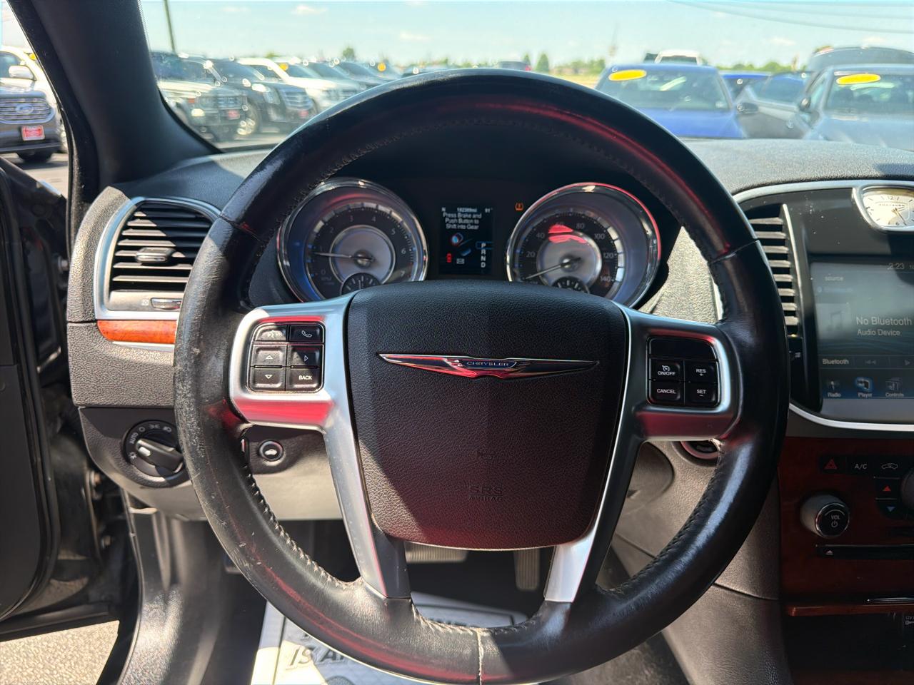 Chrysler 300 4dr Sdn RWD 2013