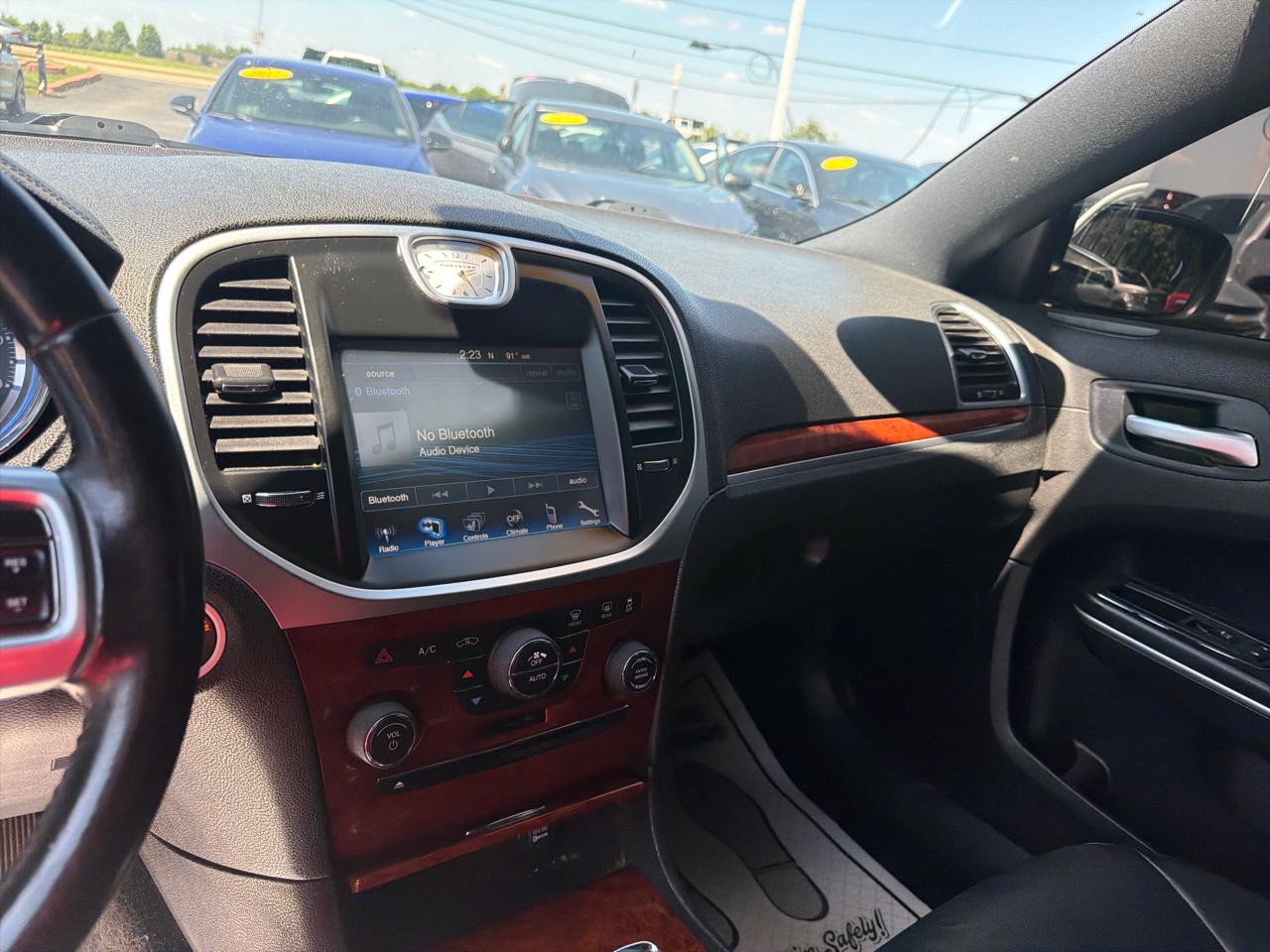 Chrysler 300 4dr Sdn RWD 2013